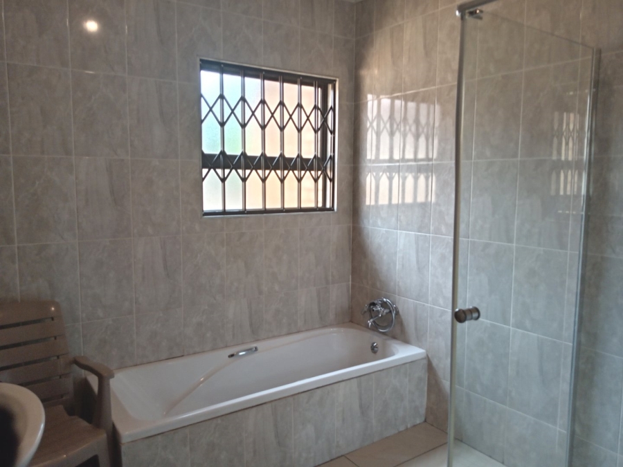 5 Bedroom Property for Sale in Vaalpark Free State